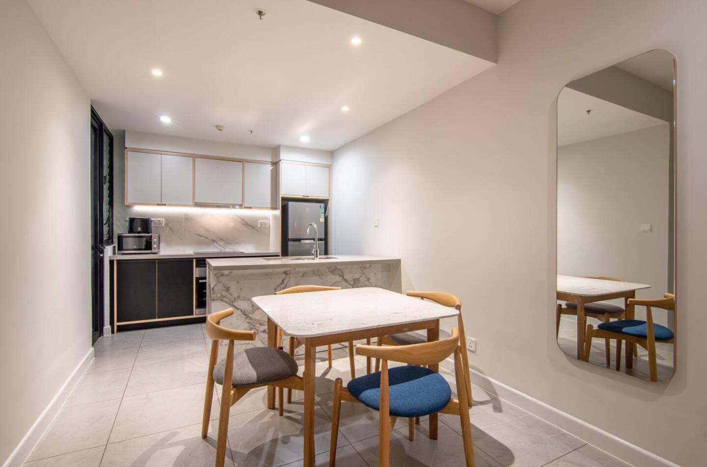 Luxury 2 Or 3Br Apartment In Dist 1 N Pool, Gym, Airport Pickup Bandar Ho Chi Minh Luaran gambar