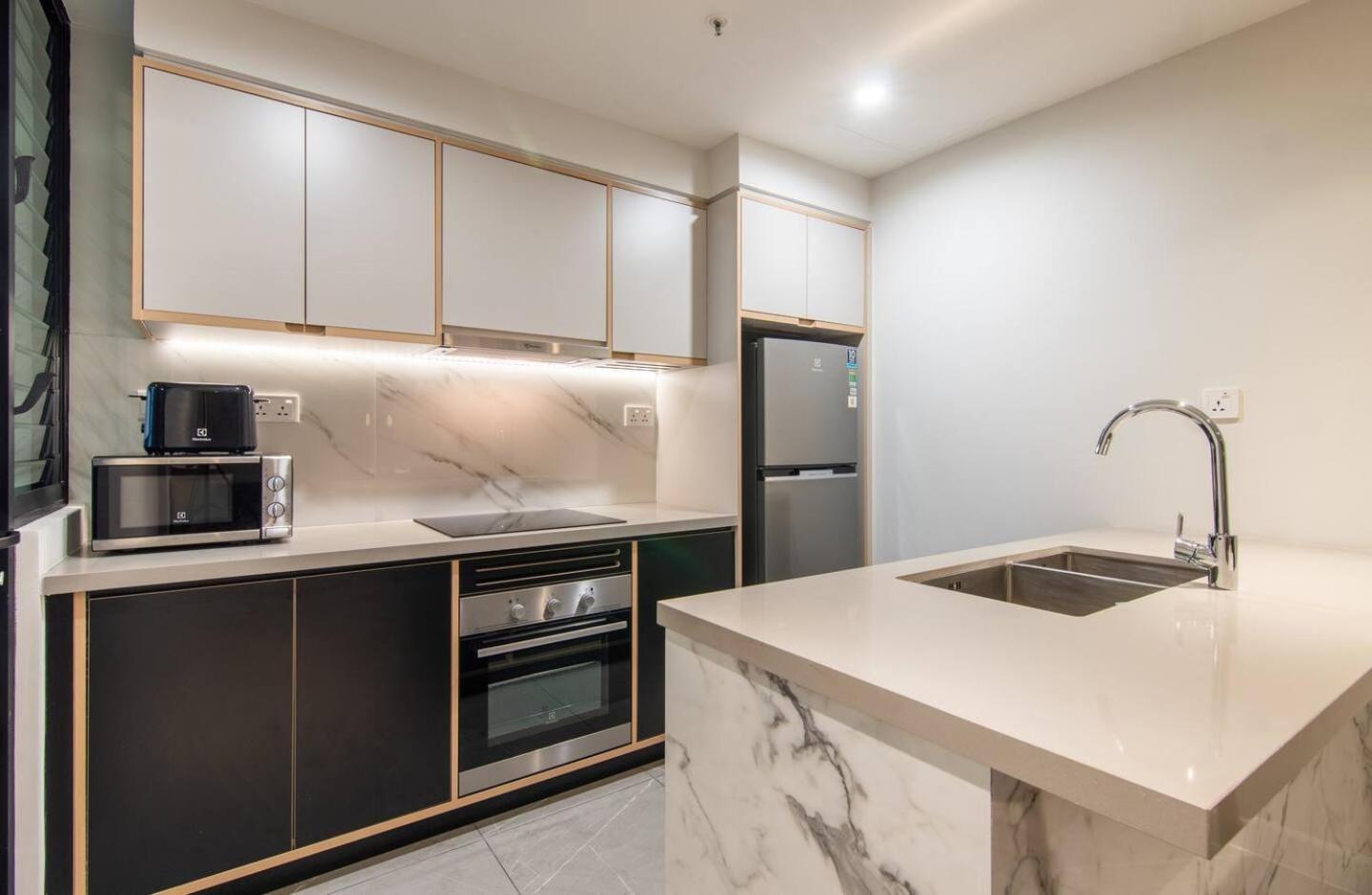 Luxury 2 Or 3Br Apartment In Dist 1 N Pool, Gym, Airport Pickup Bandar Ho Chi Minh Luaran gambar