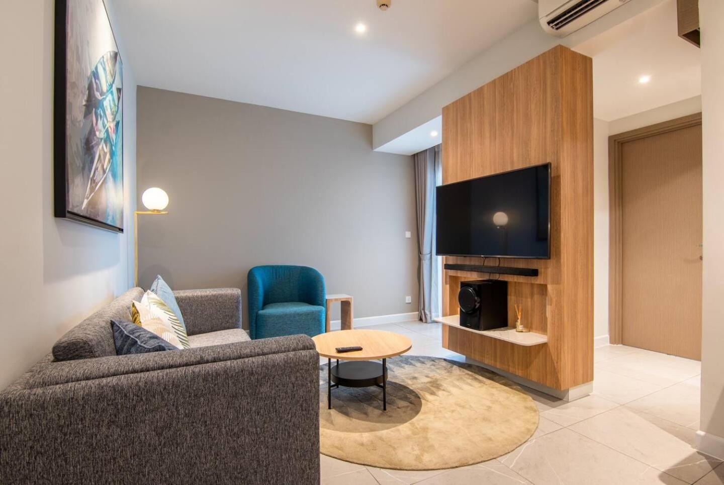 Luxury 2 Or 3Br Apartment In Dist 1 N Pool, Gym, Airport Pickup Bandar Ho Chi Minh Luaran gambar