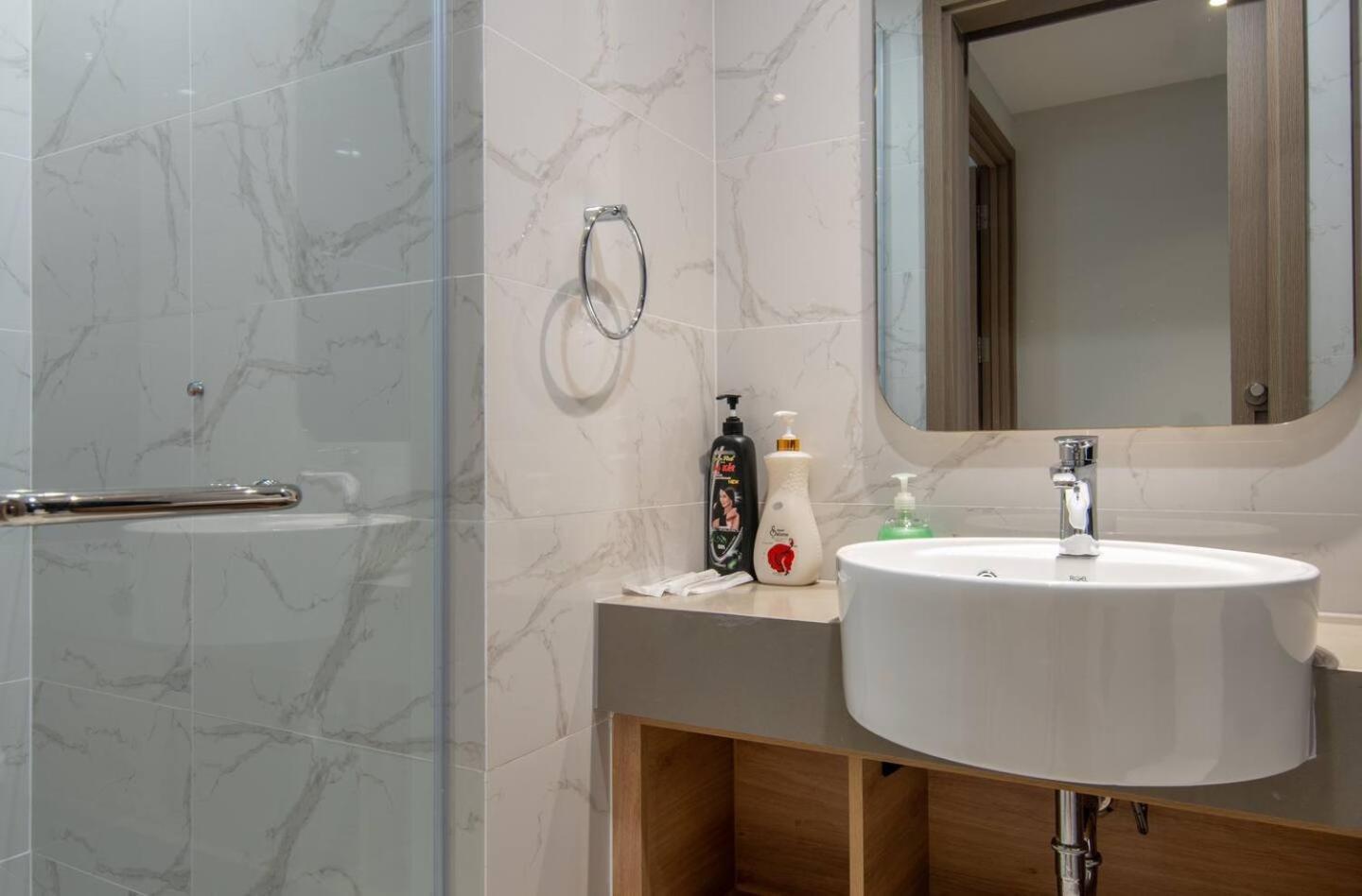 Luxury 2 Or 3Br Apartment In Dist 1 N Pool, Gym, Airport Pickup Bandar Ho Chi Minh Luaran gambar