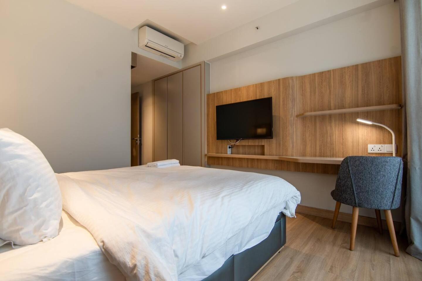Luxury 2 Or 3Br Apartment In Dist 1 N Pool, Gym, Airport Pickup Bandar Ho Chi Minh Luaran gambar