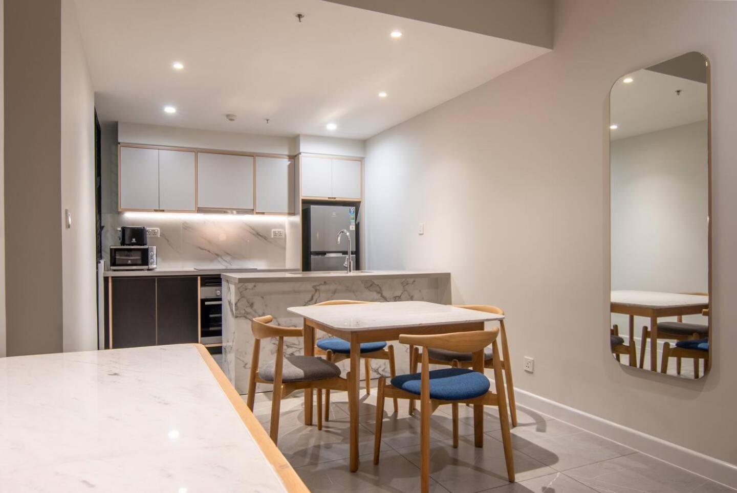 Luxury 2 Or 3Br Apartment In Dist 1 N Pool, Gym, Airport Pickup Bandar Ho Chi Minh Luaran gambar